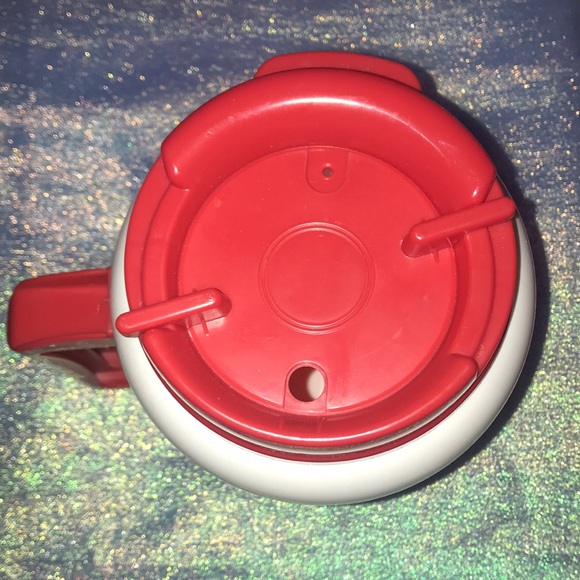 3/$50 Vintage Walt Disney World Magic Kingdom 34oz Insulated Travel Mug - Picture 5 of 8